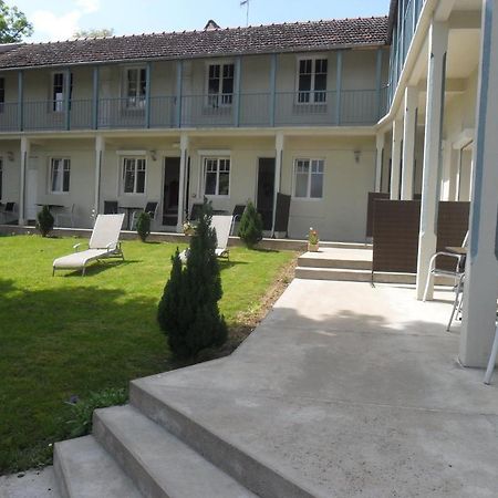Hotel La Buissonniere Bannay  المظهر الخارجي الصورة
